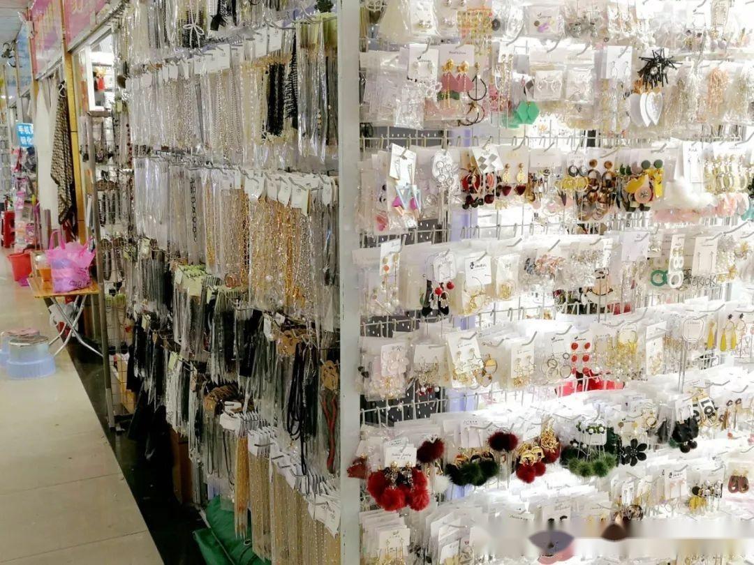 浙江義烏 探訪(fǎng)中國(guó)小商品之都，千萬(wàn)種商品的貿(mào)易傳奇